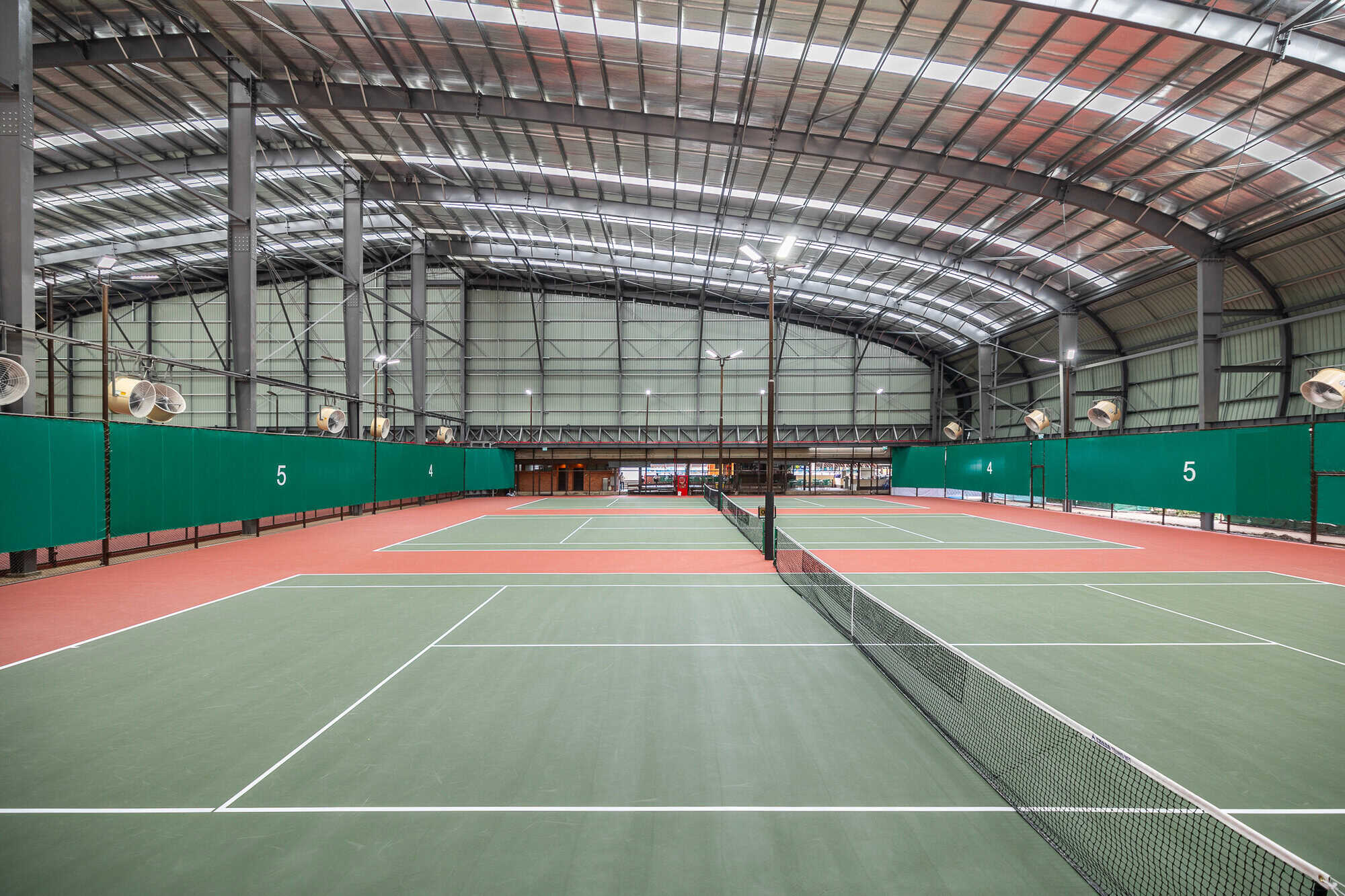 สนามกีฬา